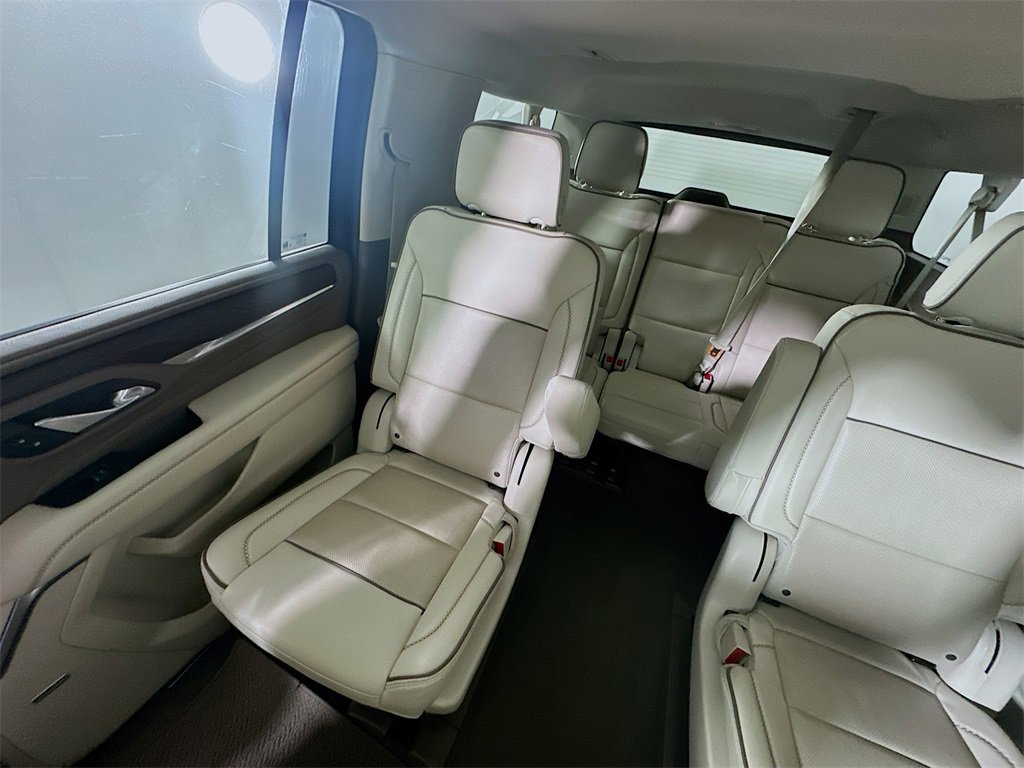Used 2023 GMC Yukon XL Denali image 12