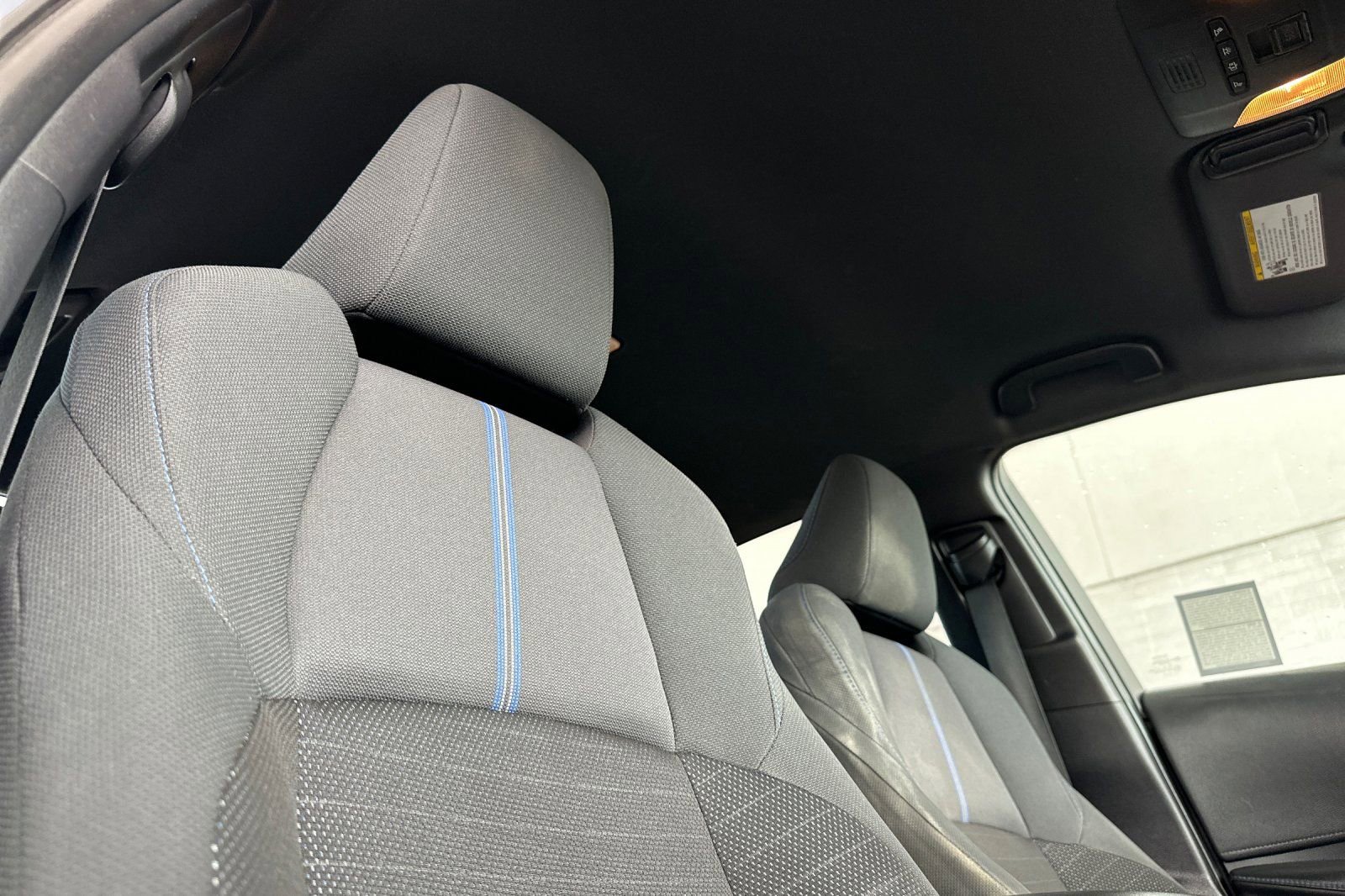 Used 2020 Toyota Corolla SE w/ Carpet Mat Package (TMS) FWD image 17