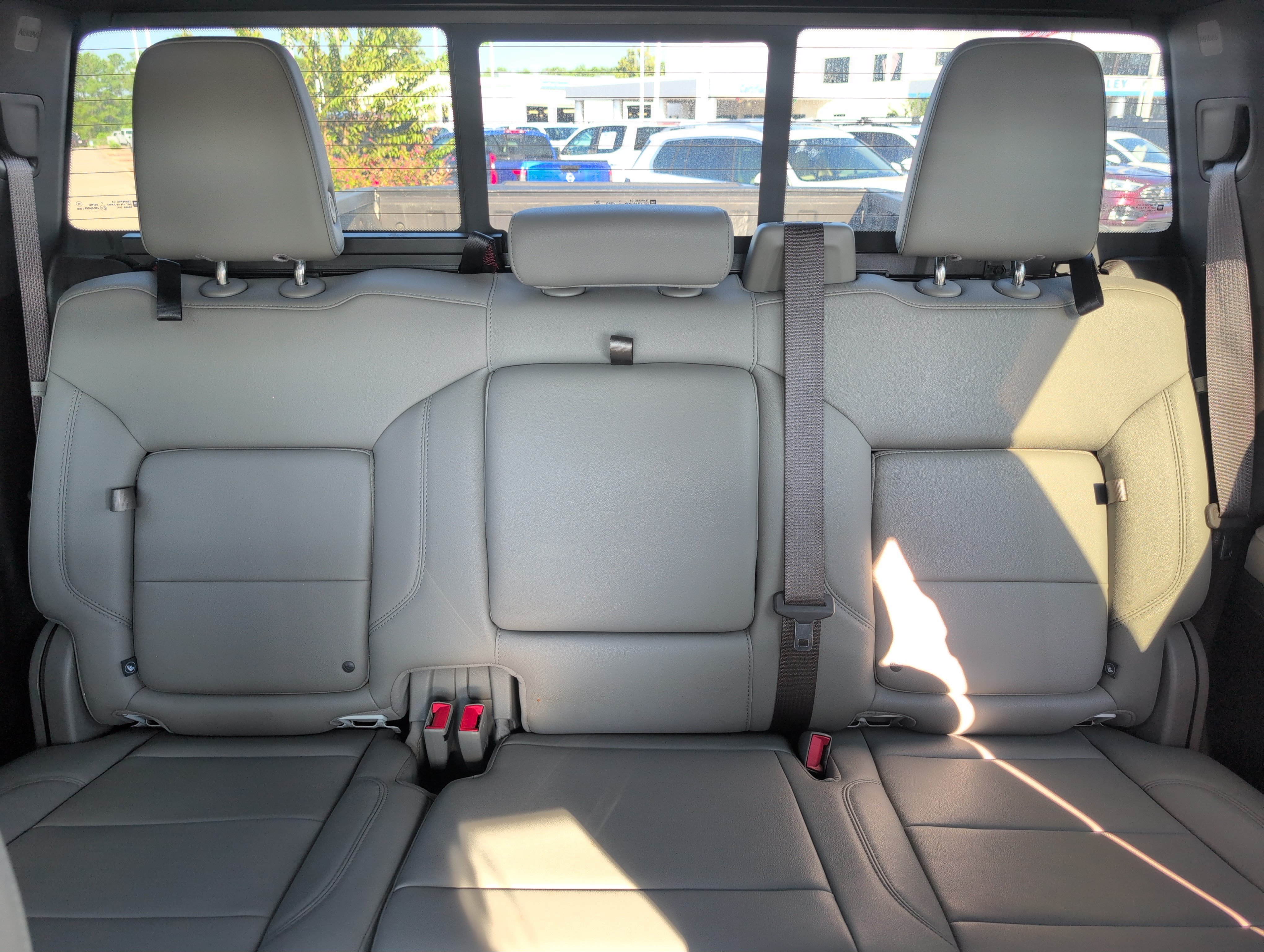 Used 2023 Chevrolet Silverado 1500 LT Trail Boss w/ LT Trail Boss Premium Package AWD/4WD image 28