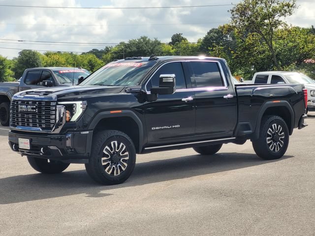 Used 2024 GMC Sierra 2500 Denali Ultimate AWD/4WD image 3