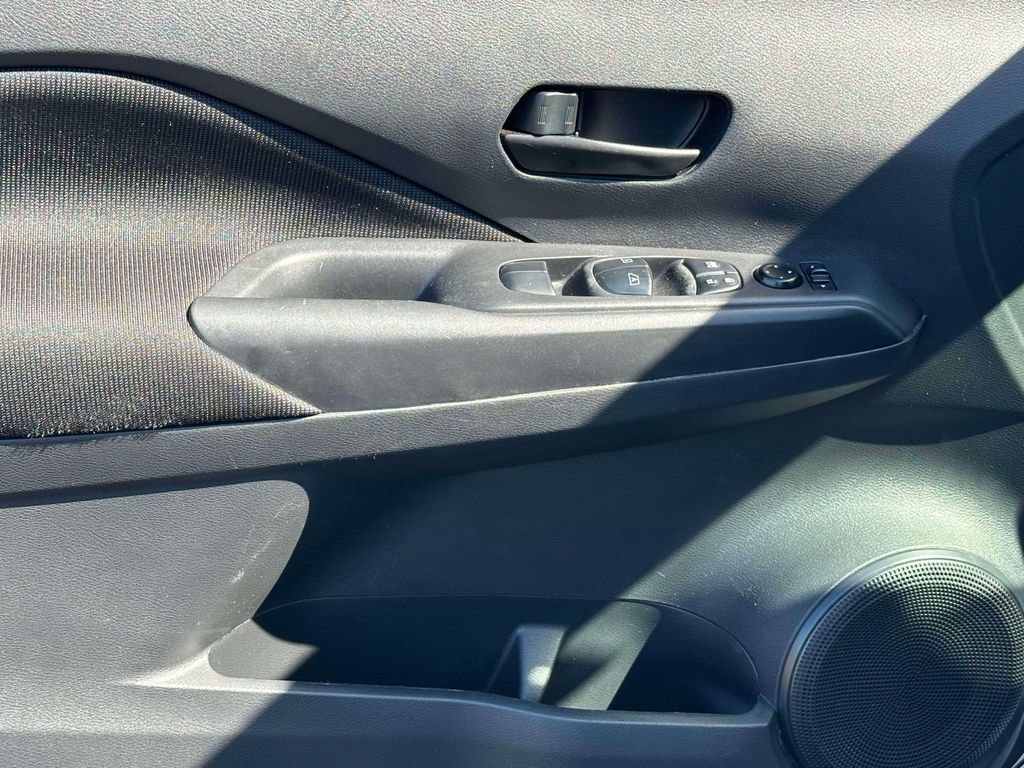 Used 2023 Nissan Kicks S FWD image 15