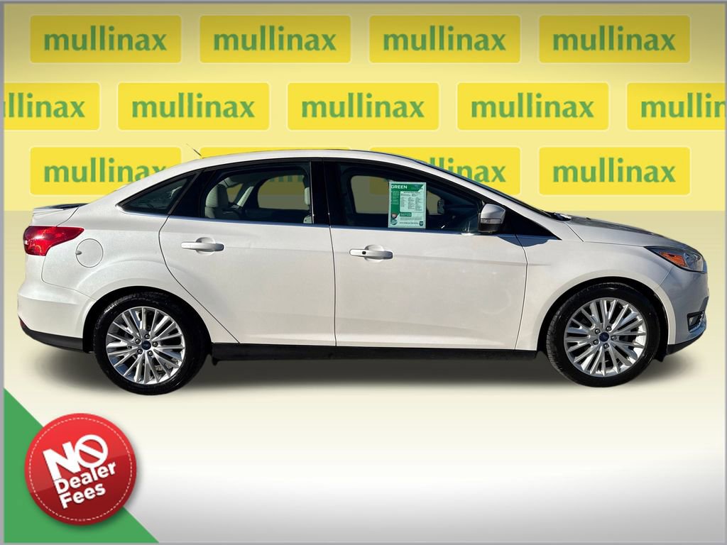 Used 2015 Ford Focus Titanium image 2