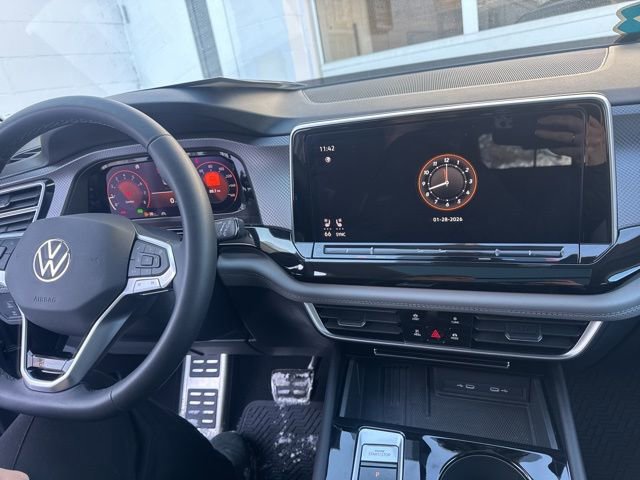 Certified 2025 Volkswagen Atlas Peak Edition SE image 10