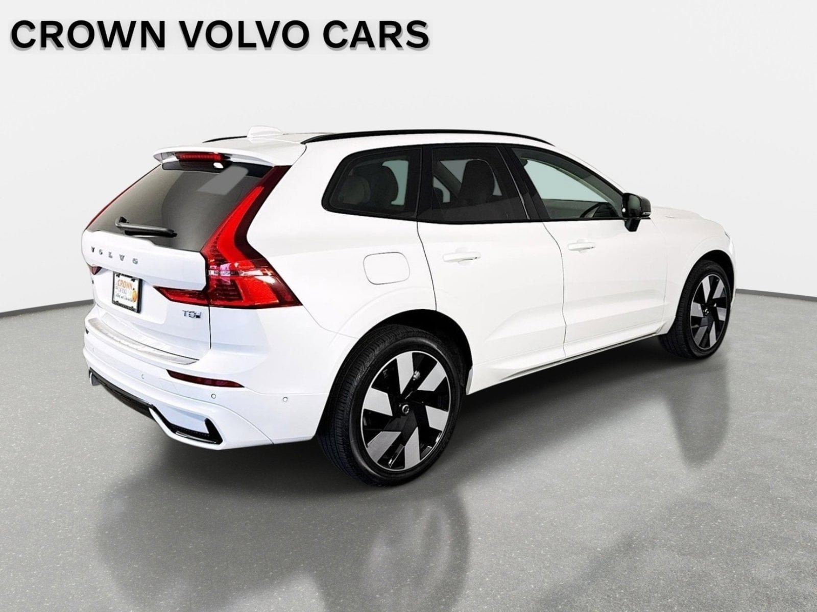Used 2025 Volvo XC60 T8 Plus w/ Protection Package Premier AWD/4WD image 5