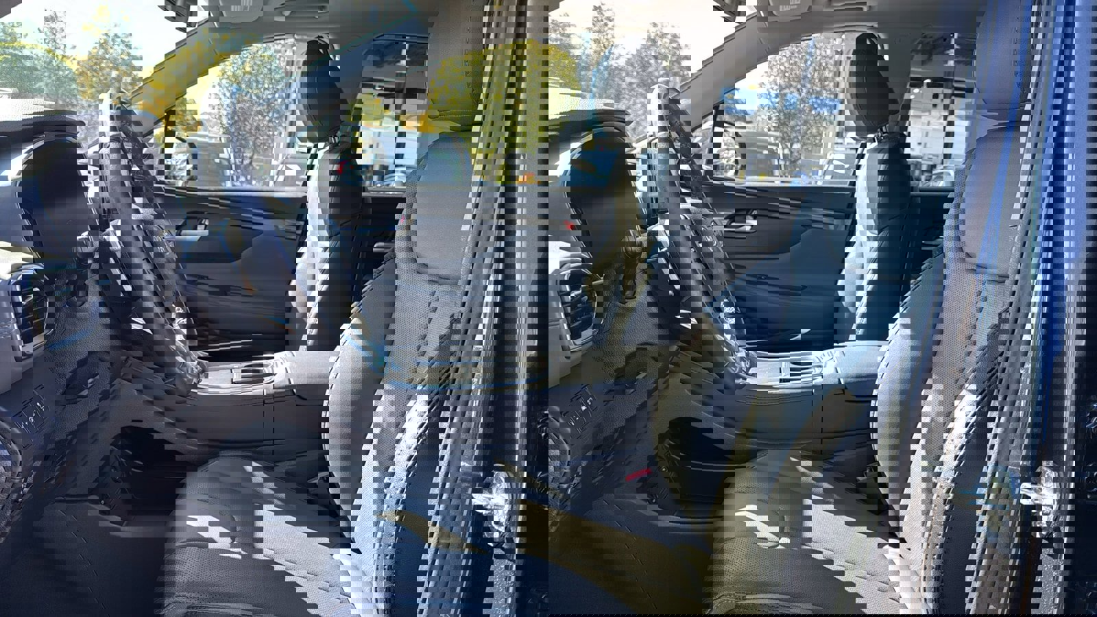 Used 2023 Hyundai Santa Fe SEL w/ Premium Package image 12