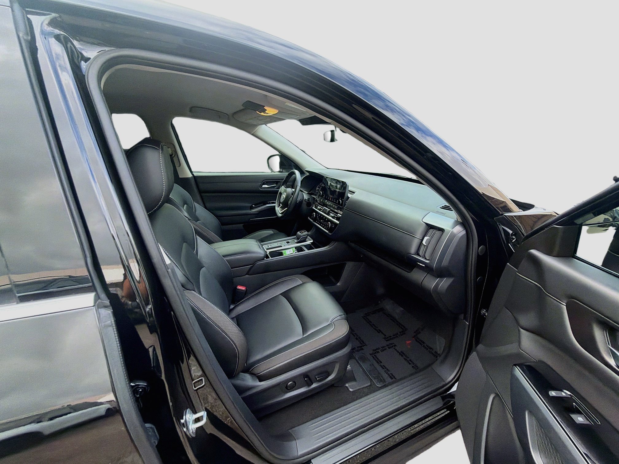 Used 2024 Nissan Pathfinder SL FWD image 28
