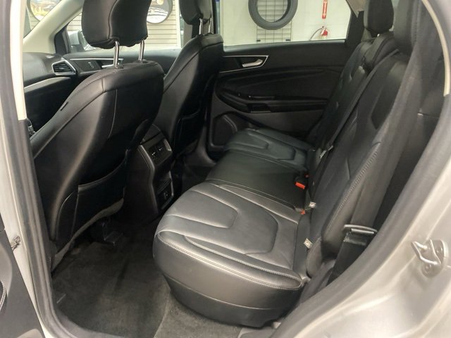 Used 2015 Ford Edge Titanium image 31