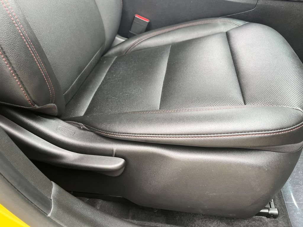 Used 2024 Chevrolet Trax RS w/ Sunroof Package FWD image 46