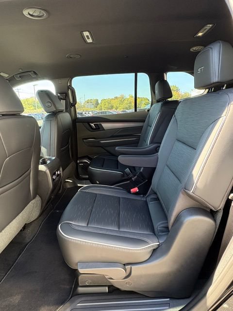 Used 2026 Buick Enclave Sport Touring AWD/4WD image 17