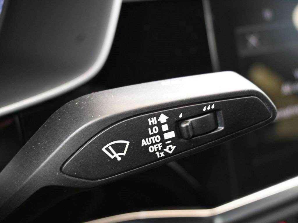 New 2025 Audi Q3 2.0T Premium image 30