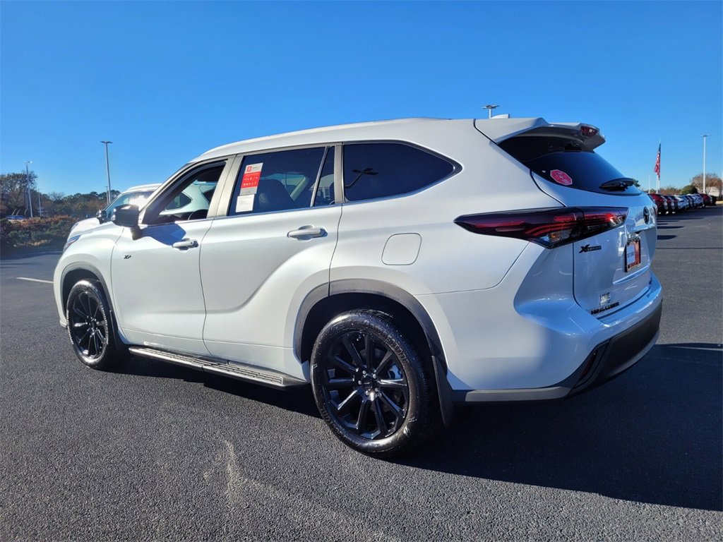 New 2026 Toyota Highlander XLE image 9