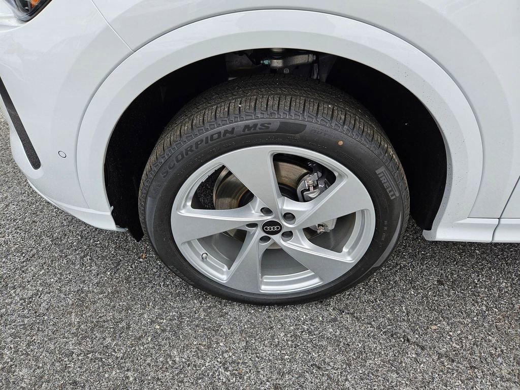 New 2025 Audi Q5 Premium Plus image 25