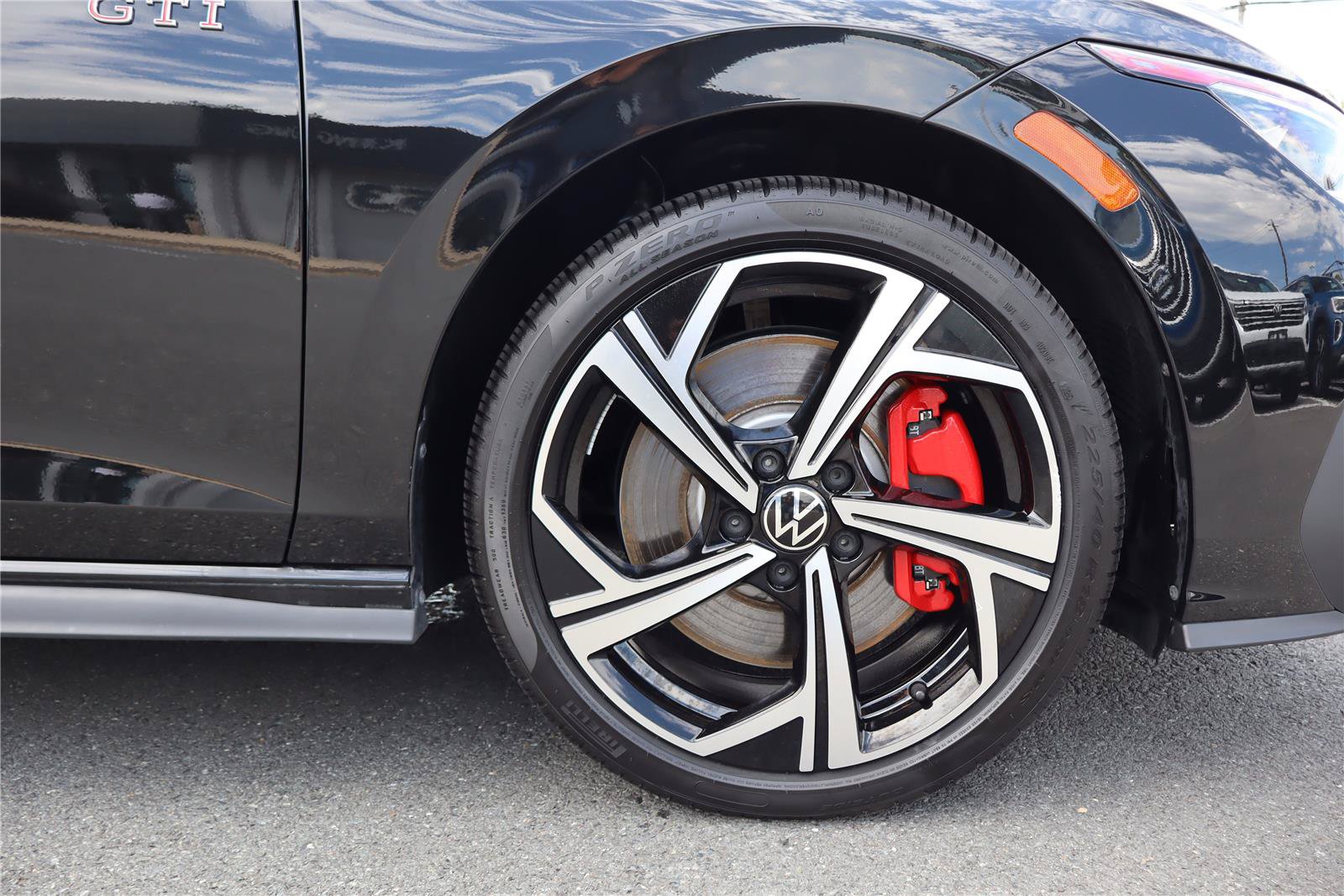 Certified 2025 Volkswagen GTI SE FWD image 11