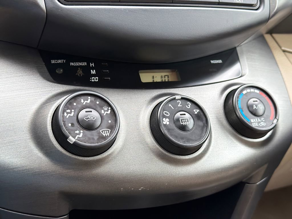 Used 2012 Toyota RAV4 4WD w/ Upgrade Value Pkg image 14