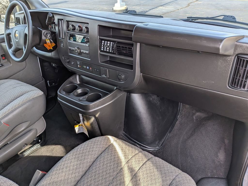 Used 2025 Chevrolet Express 3500 LT w/ LT Preferred Equipment Group RWD image 21