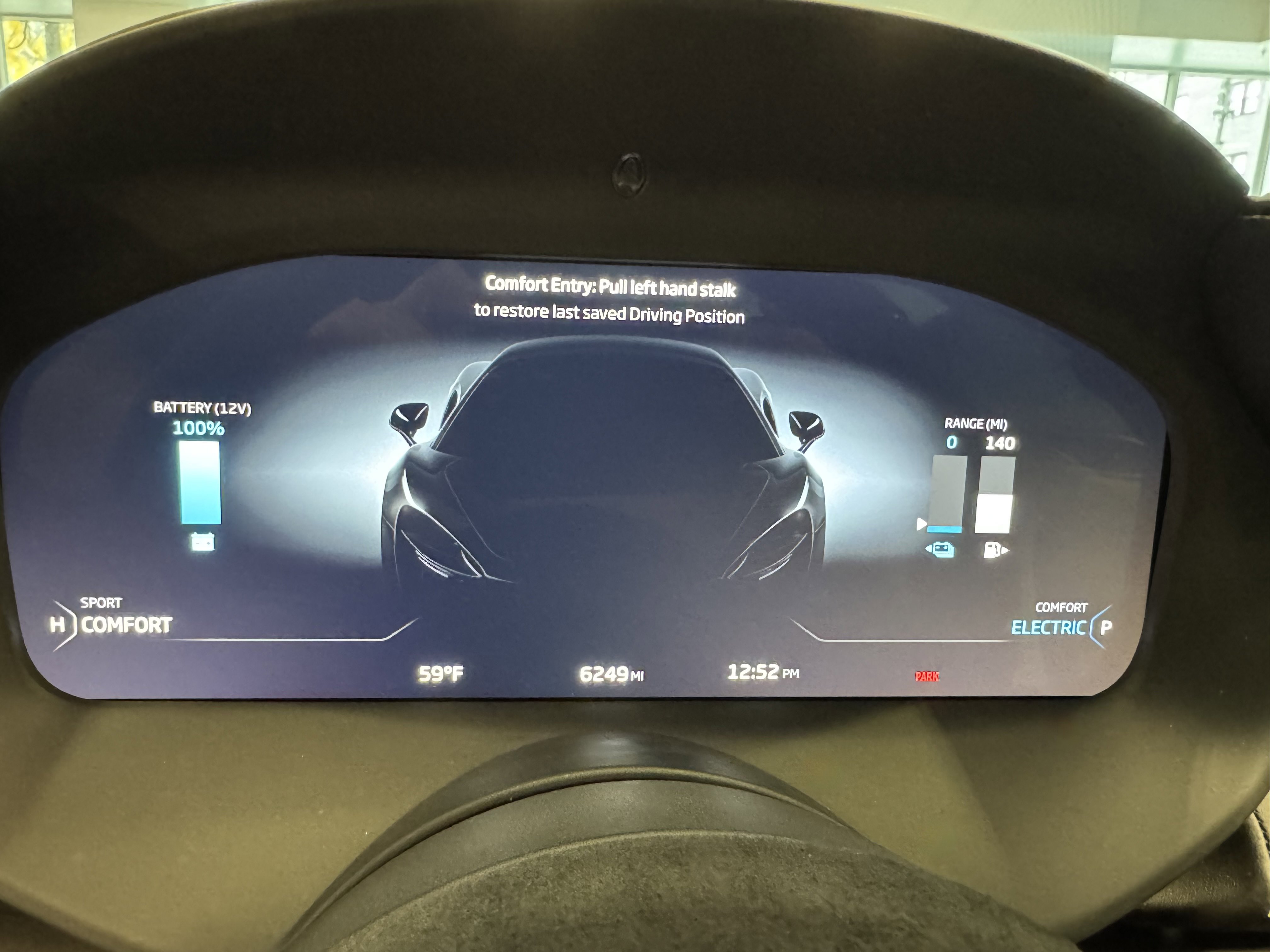 Used 2023 McLaren Artura image 12