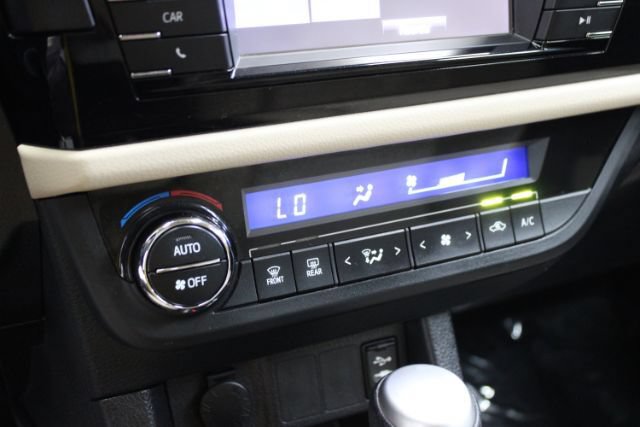 Used 2015 Toyota Corolla LE FWD image 15