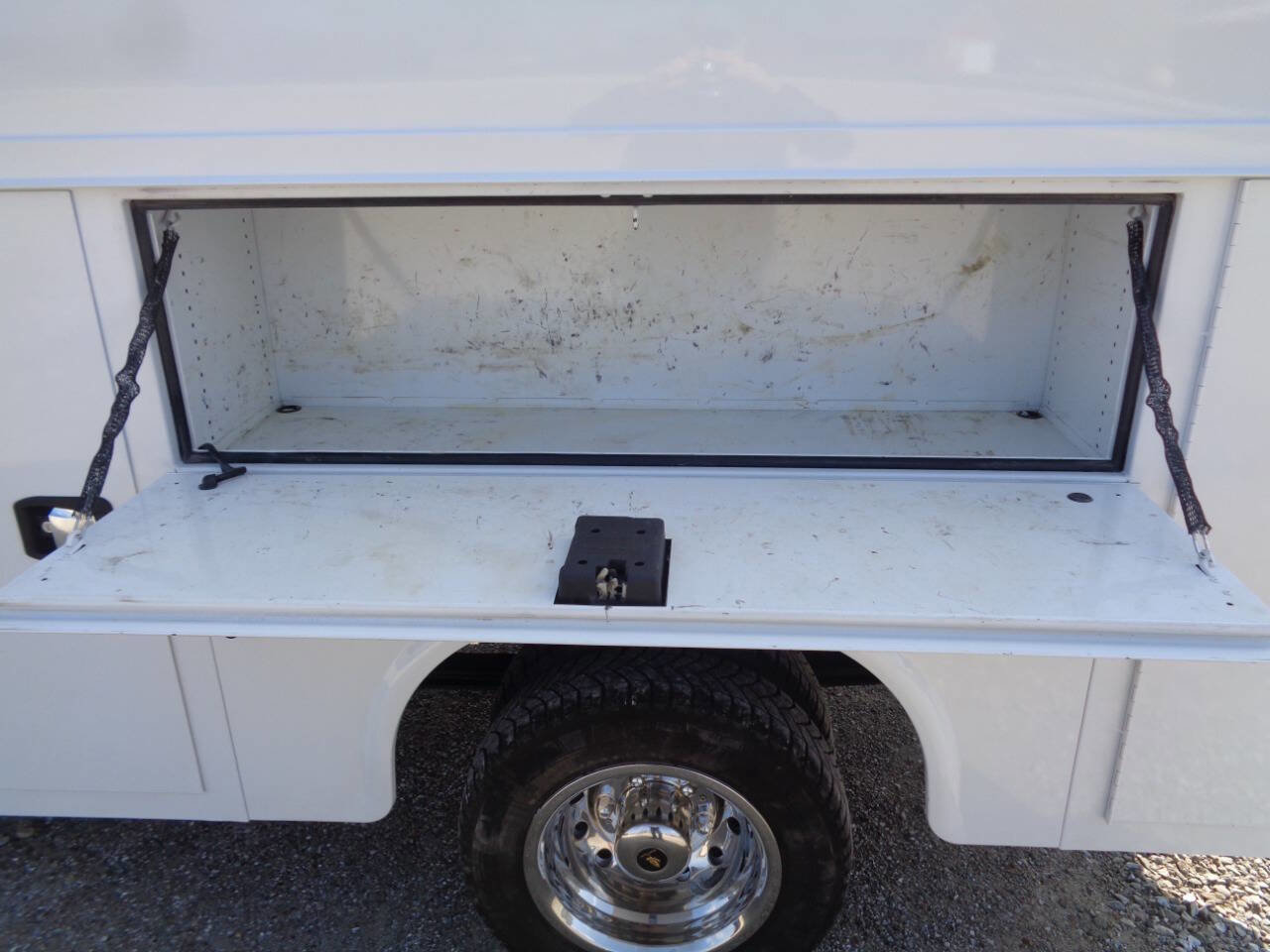 Used 2020 Ford Transit 350 DRW w/ Interior Upgrade Package image 28