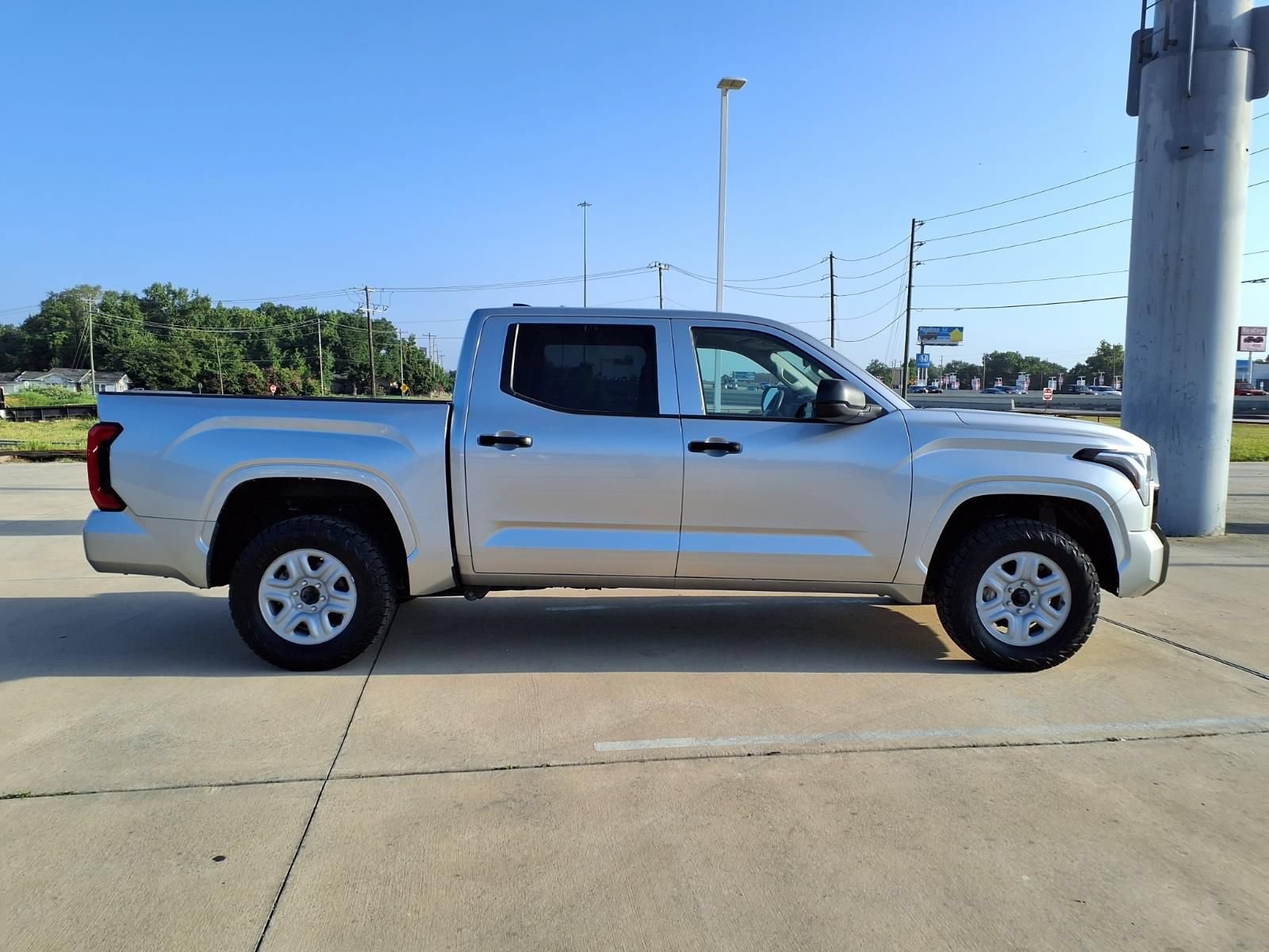 Used 2024 Toyota Tundra SR w/ SR Tow Package AWD/4WD image 5