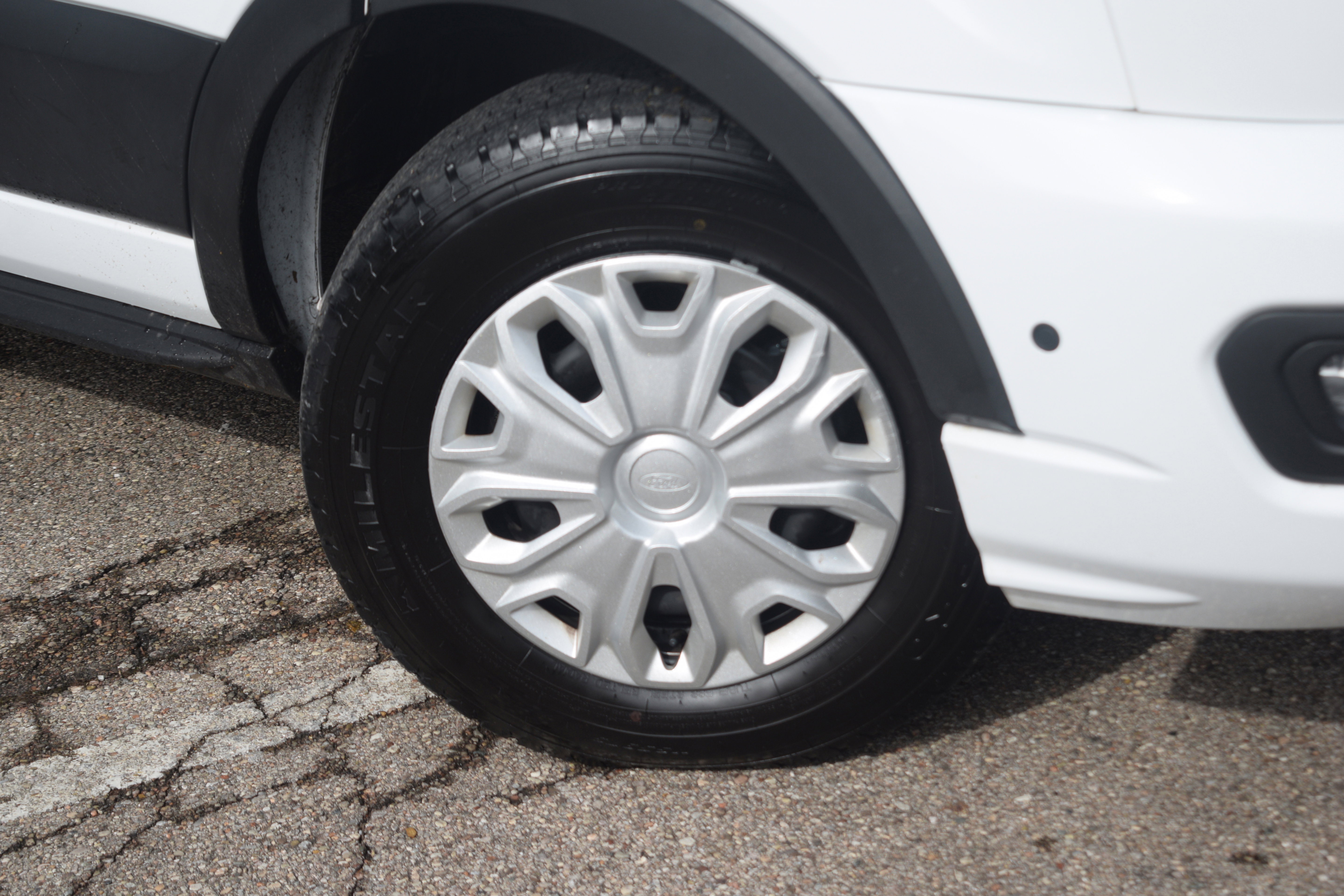 Used 2024 Ford Transit 350 XLT image 31