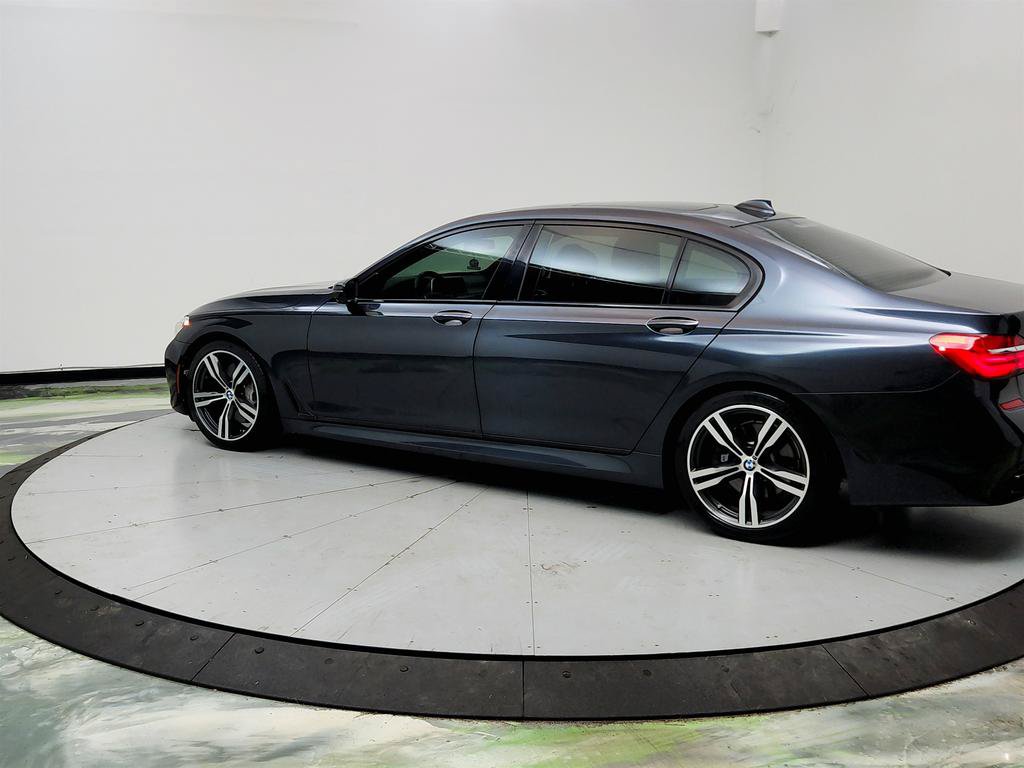 Used 2018 BMW 750i RWD image 7