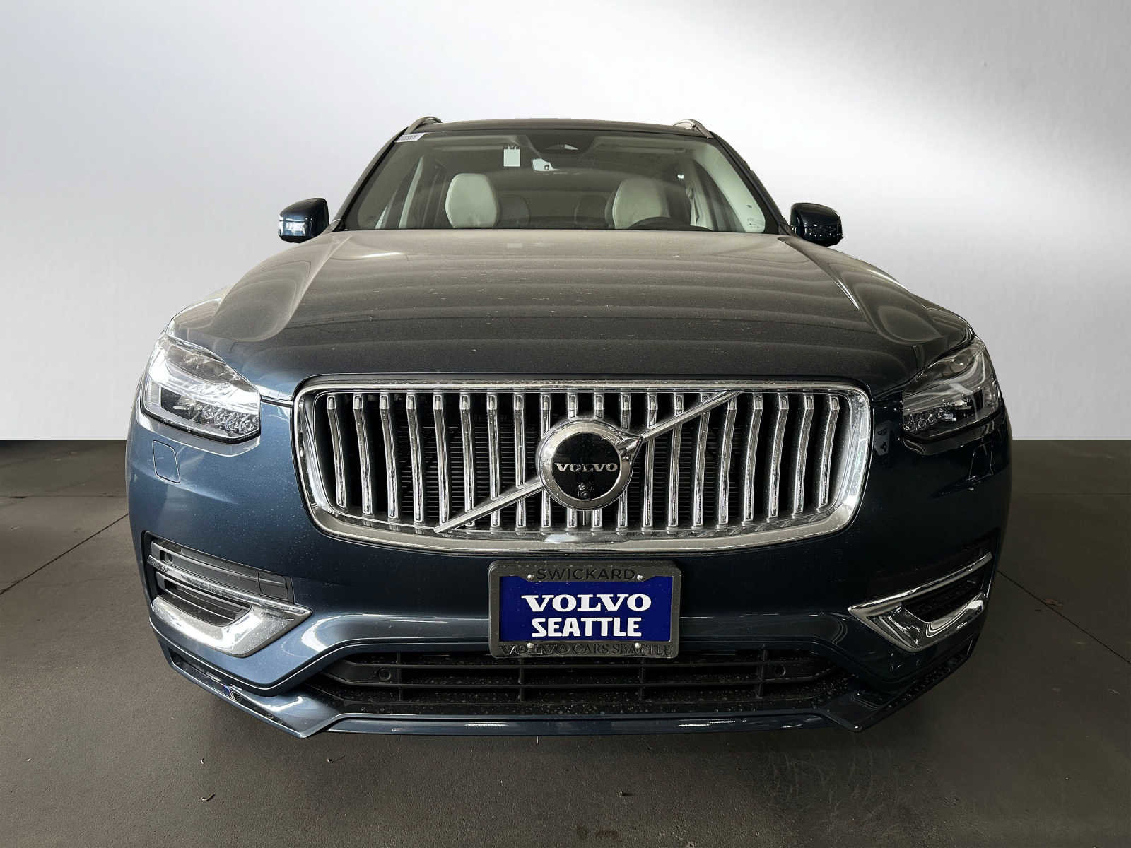 Used 2023 Volvo XC90 B5 Plus w/ Protection Package Premier image 2