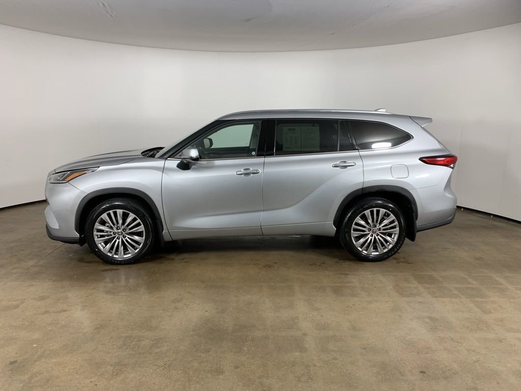 Used 2022 Toyota Highlander Platinum AWD/4WD image 14