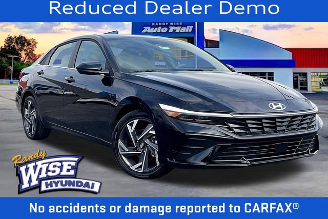 New 2025 Hyundai Elantra SEL image 1