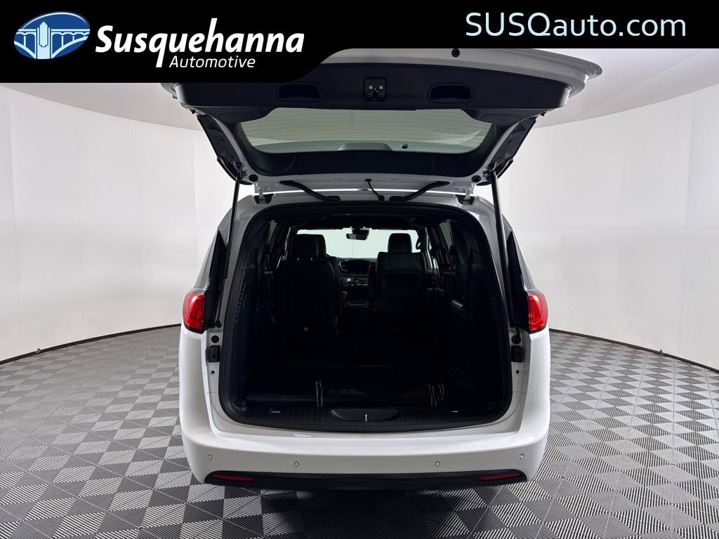 New 2026 Chrysler Voyager LX image 11