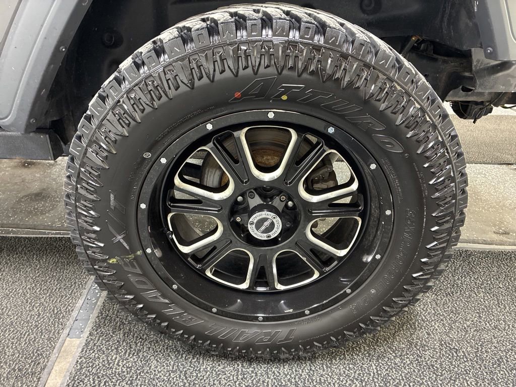 Used 2018 Jeep Wrangler Sport AWD/4WD image 9
