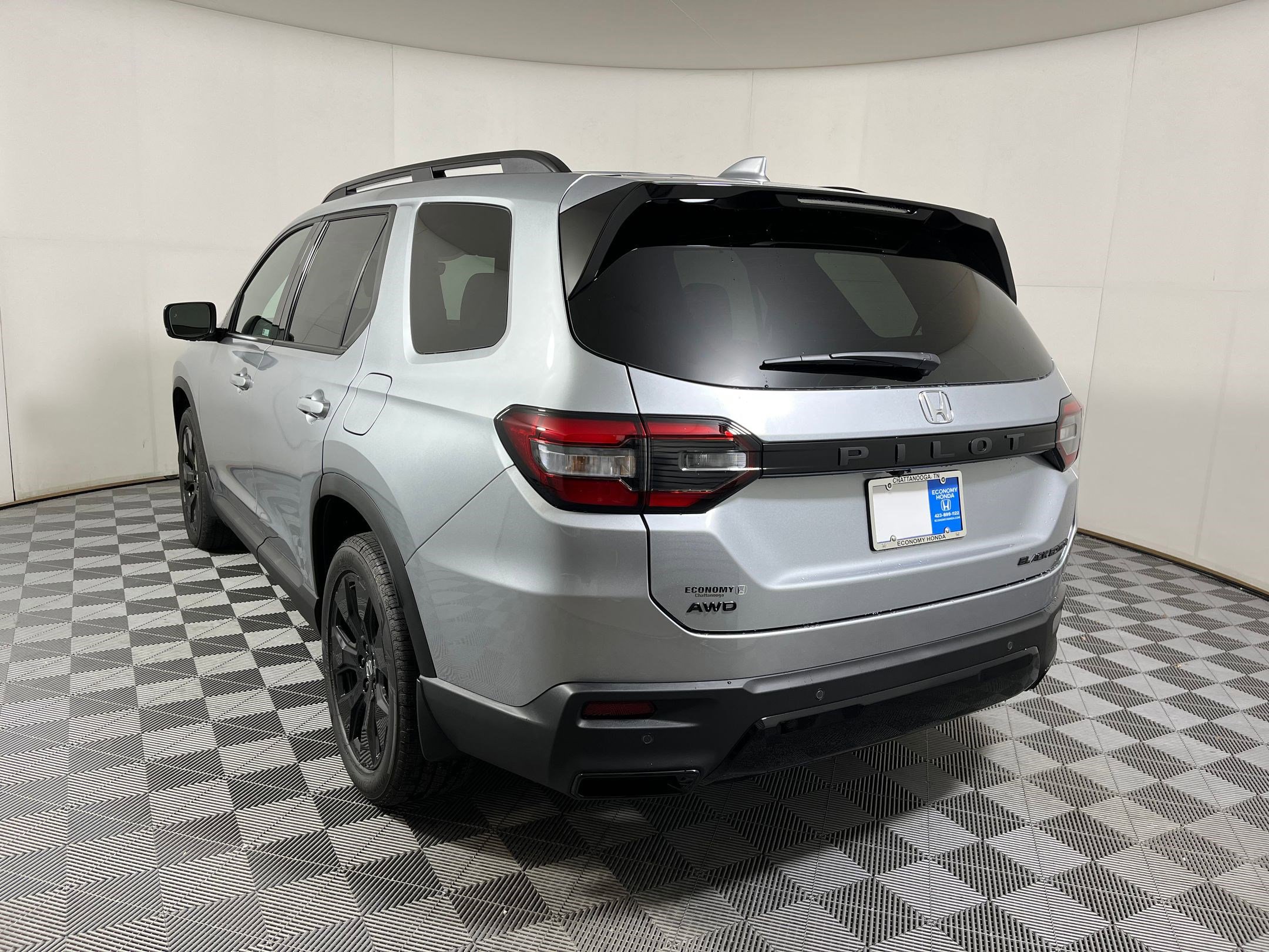 New 2026 Honda Pilot Black Edition image 2