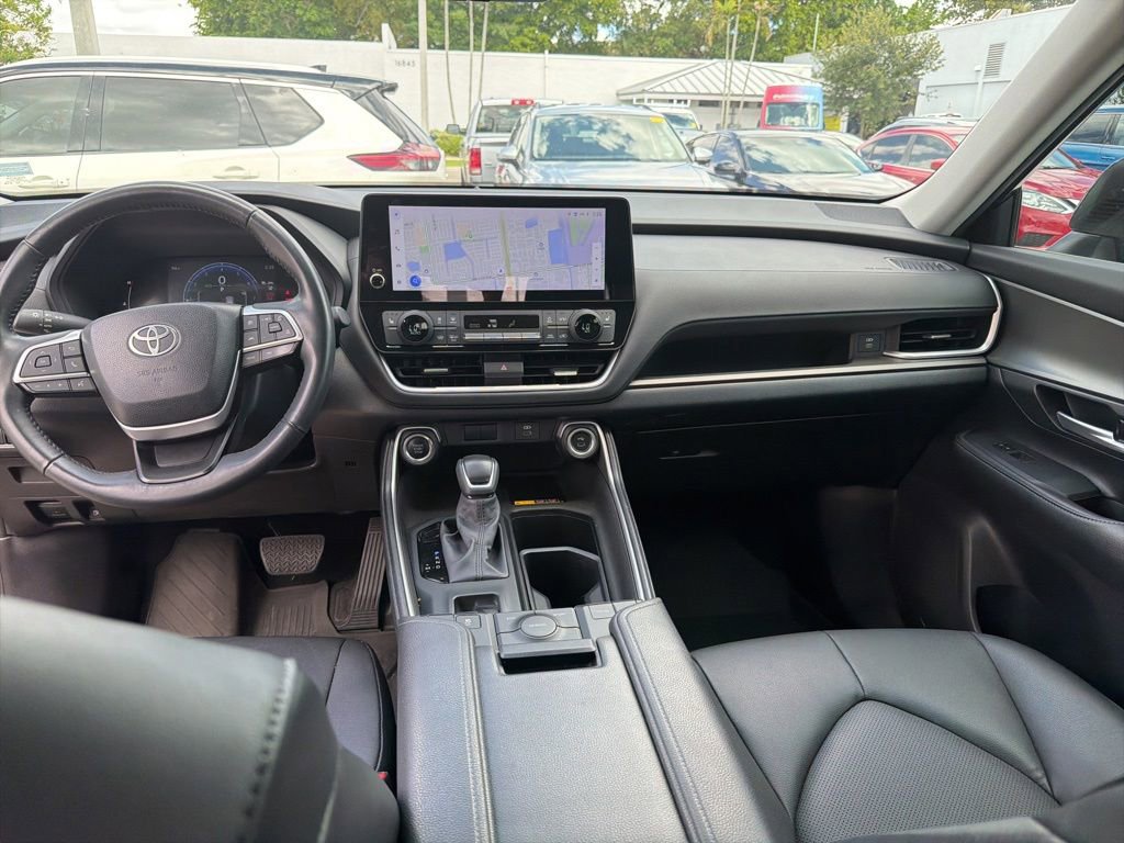 Used 2024 Toyota Grand Highlander FWD image 11