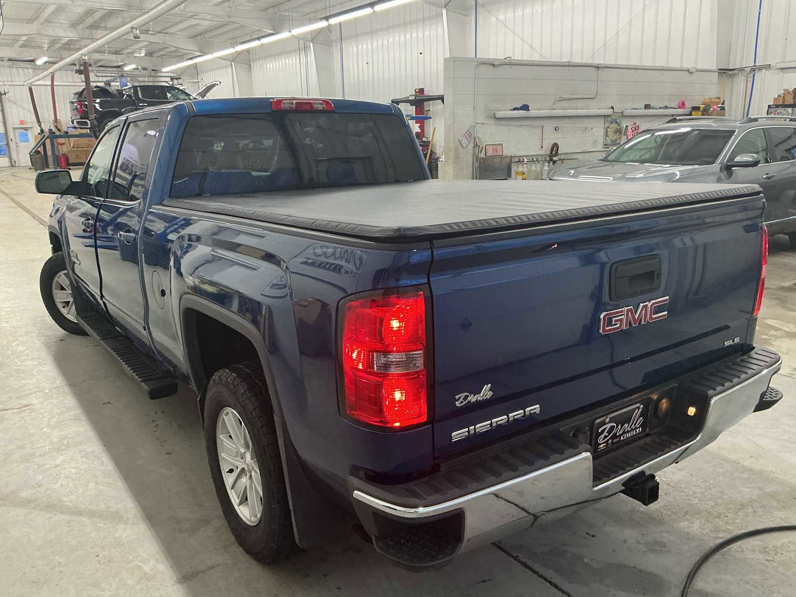 Used 2016 GMC Sierra 1500 SLE image 5