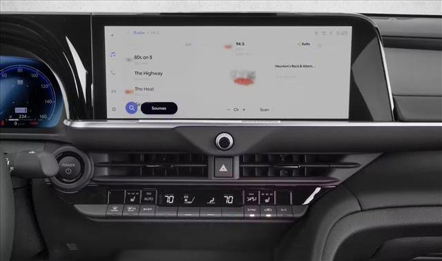 Used 2024 Toyota Crown Limited image 5