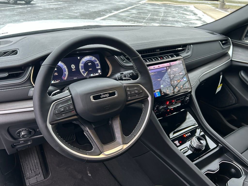 New 2025 Jeep Grand Cherokee Limited image 2