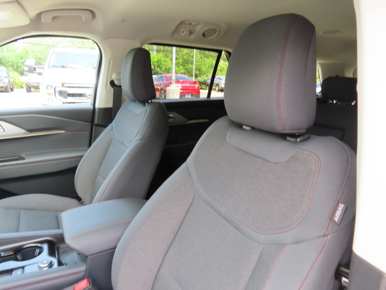 Certified 2025 Ford Explorer Active AWD/4WD image 31