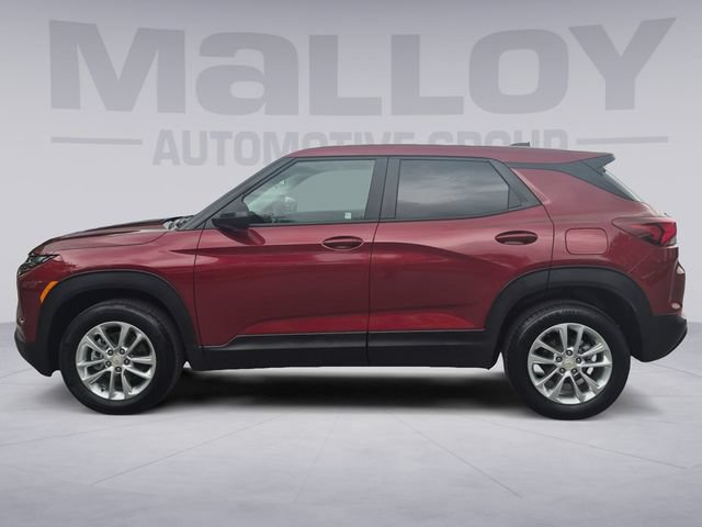 Certified 2025 Chevrolet TrailBlazer LS w/ LPO, Blackout Package AWD/4WD image 2