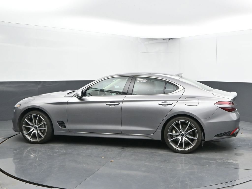 Used 2025 Genesis G70 2.5T image 8