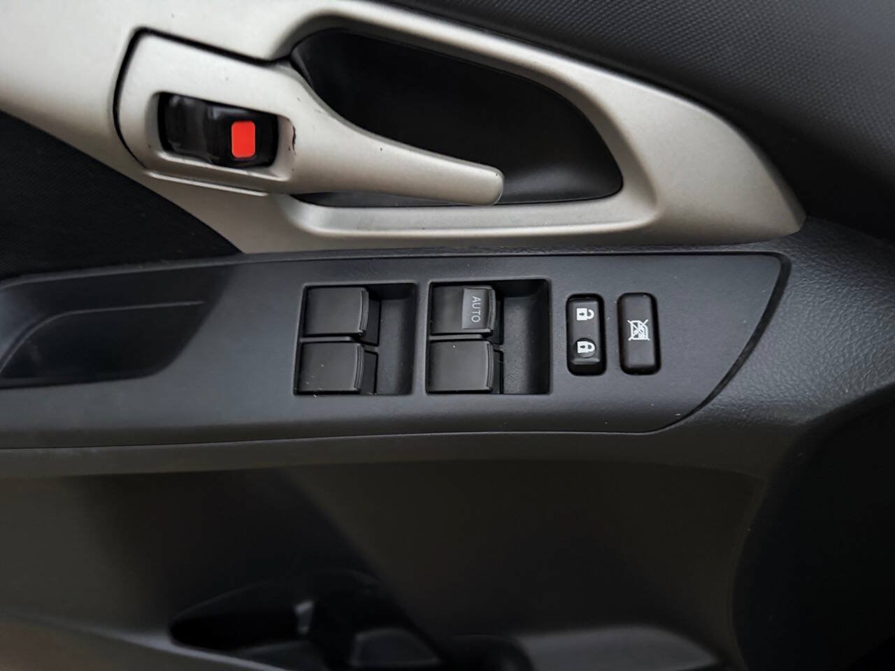 Used 2009 Toyota Matrix S FWD image 10