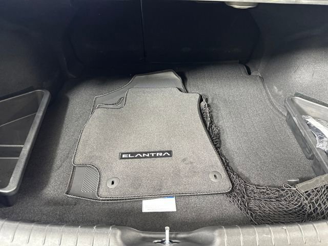 Certified 2025 Hyundai Elantra Limited image 54
