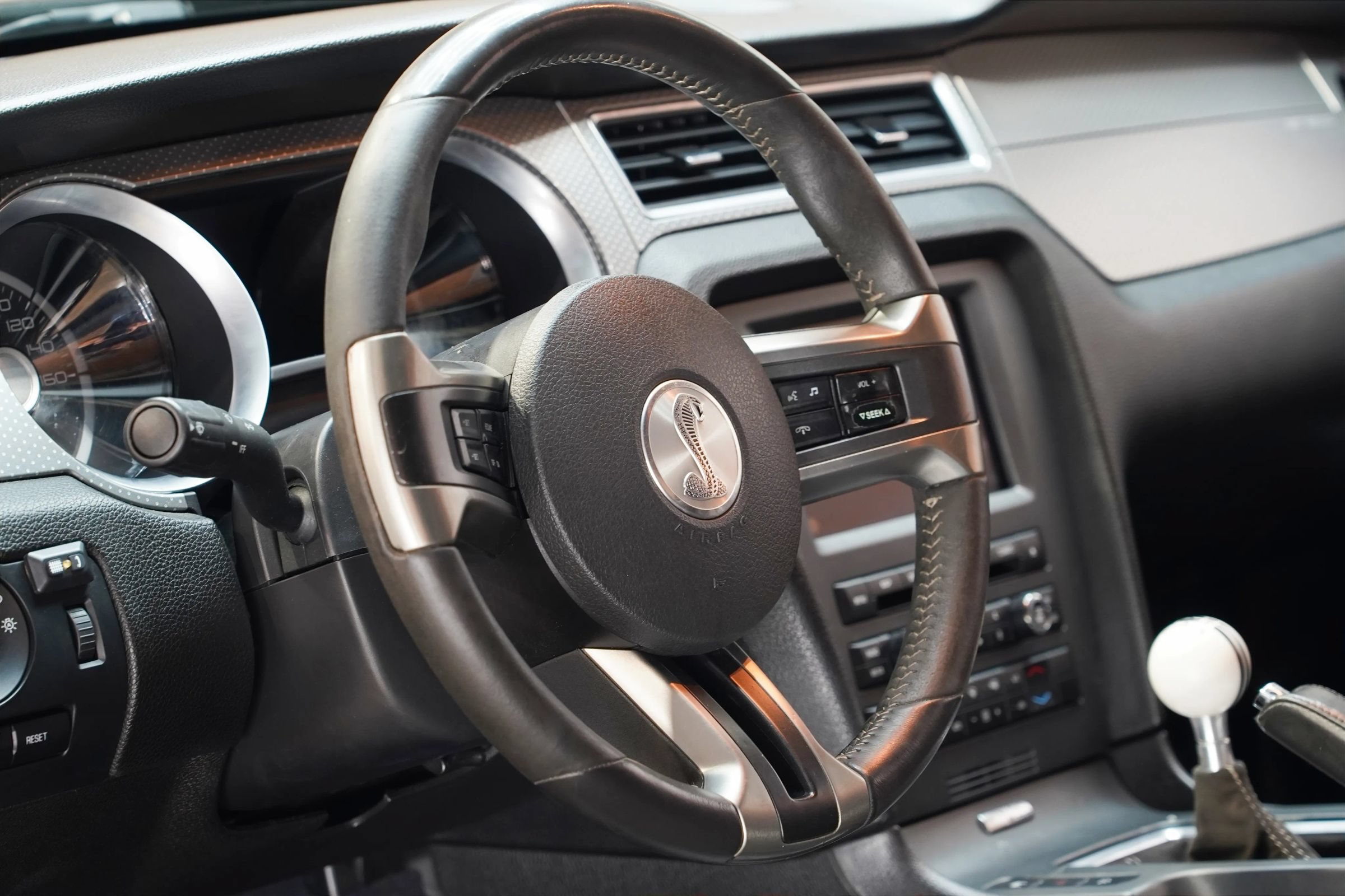 Used 2010 Ford Mustang Shelby GT500 RWD image 41