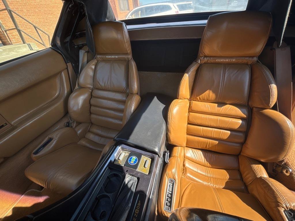 Used 1990 Chevrolet Corvette Convertible RWD image 22