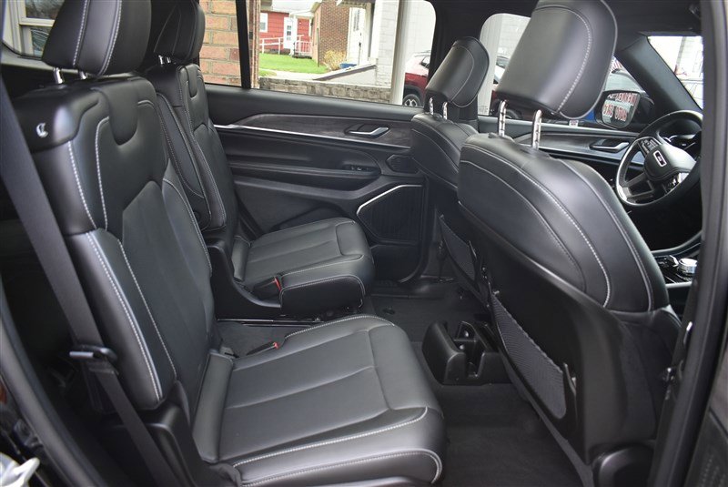 Used 2023 Jeep Grand Cherokee L Overland AWD/4WD image 32