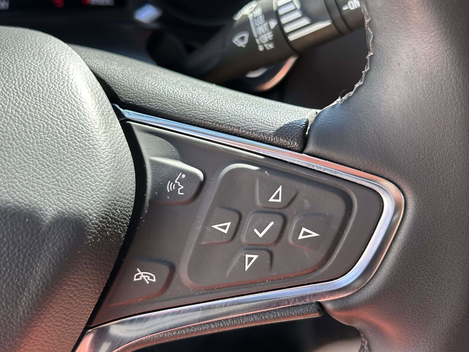 Used 2024 Chevrolet Equinox LT w/ LPO, Floor Liner Package FWD image 22