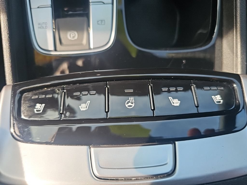Certified 2024 Hyundai Santa Cruz Limited AWD/4WD image 22
