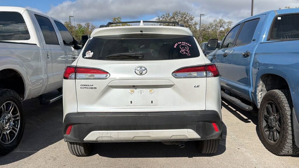 Used 2024 Toyota Corolla Cross LE image 6