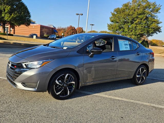 New 2025 Nissan Versa SR w/ Trunk Package FWD image 3