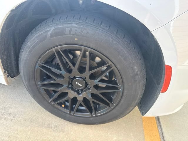 Used 2019 Dodge Charger SXT RWD image 4