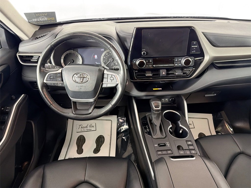 Used 2023 Toyota Highlander L image 19