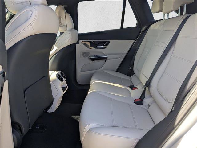 Used 2026 Mercedes-Benz GLC 300 image 15